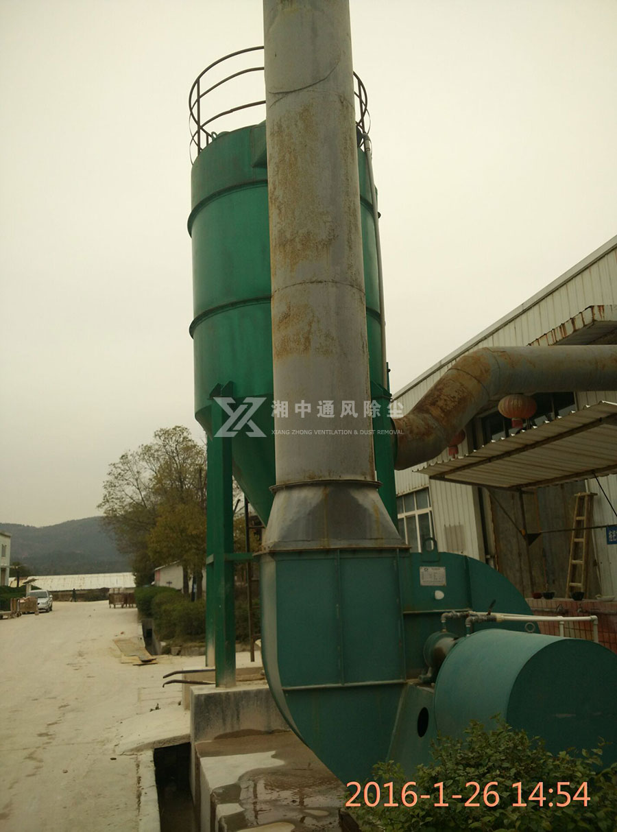湖南華聯(lián)瓷廠有限公司（車(chē)間打磨通風(fēng)除塵現(xiàn)場(chǎng)）