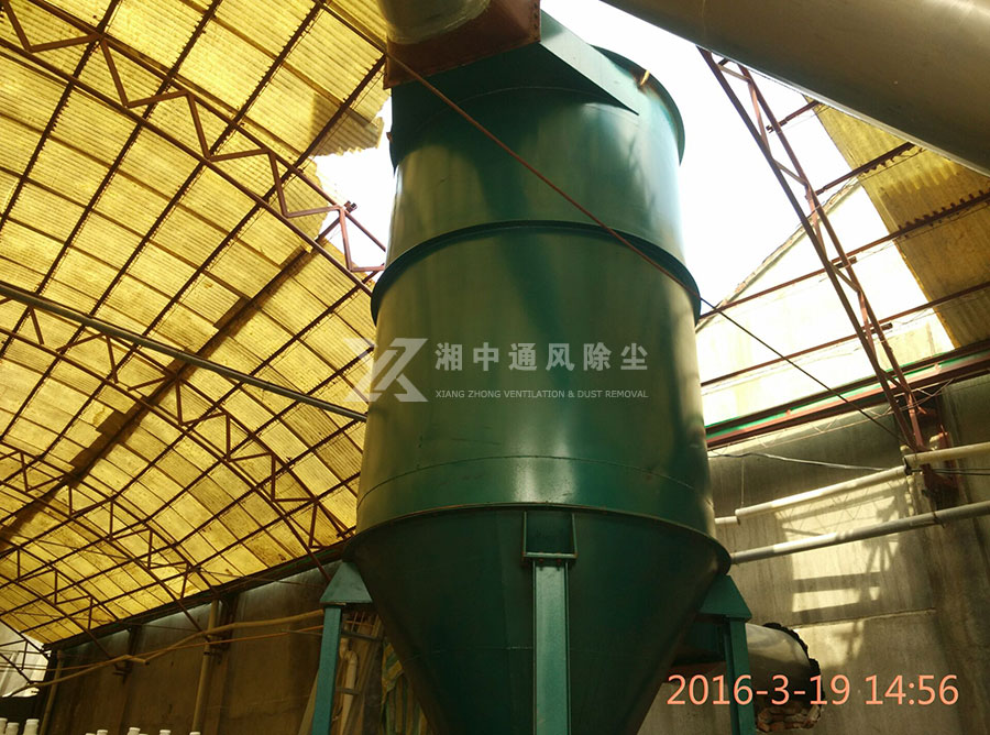 湖南株洲瓷廠有限公司（車(chē)間打磨通風(fēng)除塵現(xiàn)場(chǎng)）